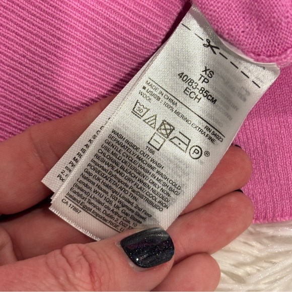 Banana Republic Women's Barbie Pink Merino Extra Fine Wool Sweater Size XS - Picture 6 of 9
